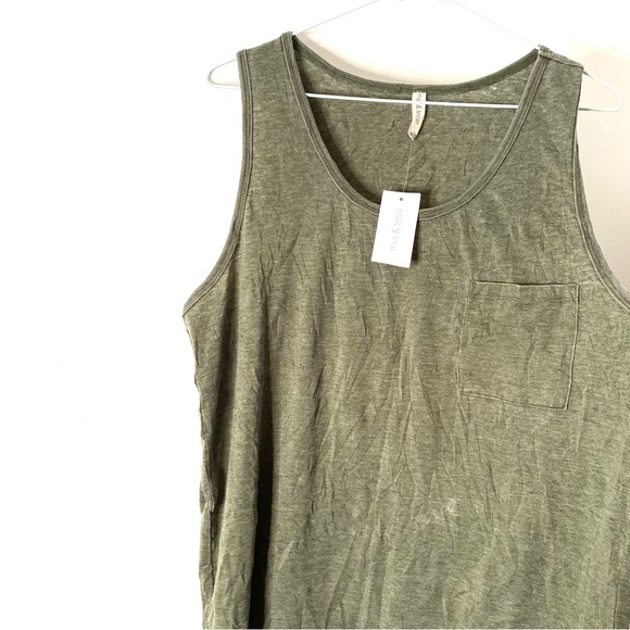 Mia & Tess Olive Green Pocket Tank Top NWT - Picture 3 of 5